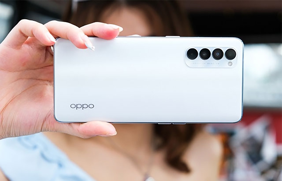 So sánh thiết kế OPPO Reno5 Pro với Reno4 Pro So sánh thiết kế OPPO Reno5 Pro với Reno4 Pro