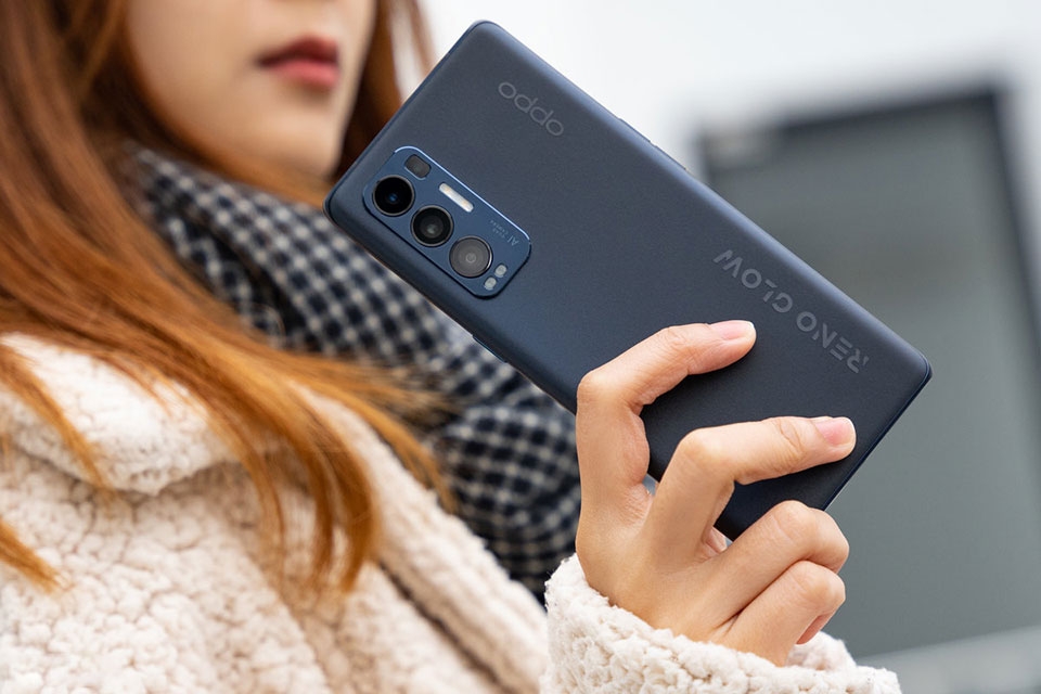 Điện thoại OPPO Reno5 Pro+ | Hỗ trợ sạc nhanh