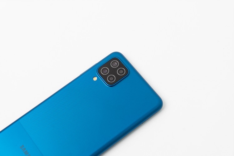 Điện thoại Samsung Galaxy A12 | Thiết kế sang trọng Điện thoại Samsung Galaxy A12 | Thiết kế sang trọng