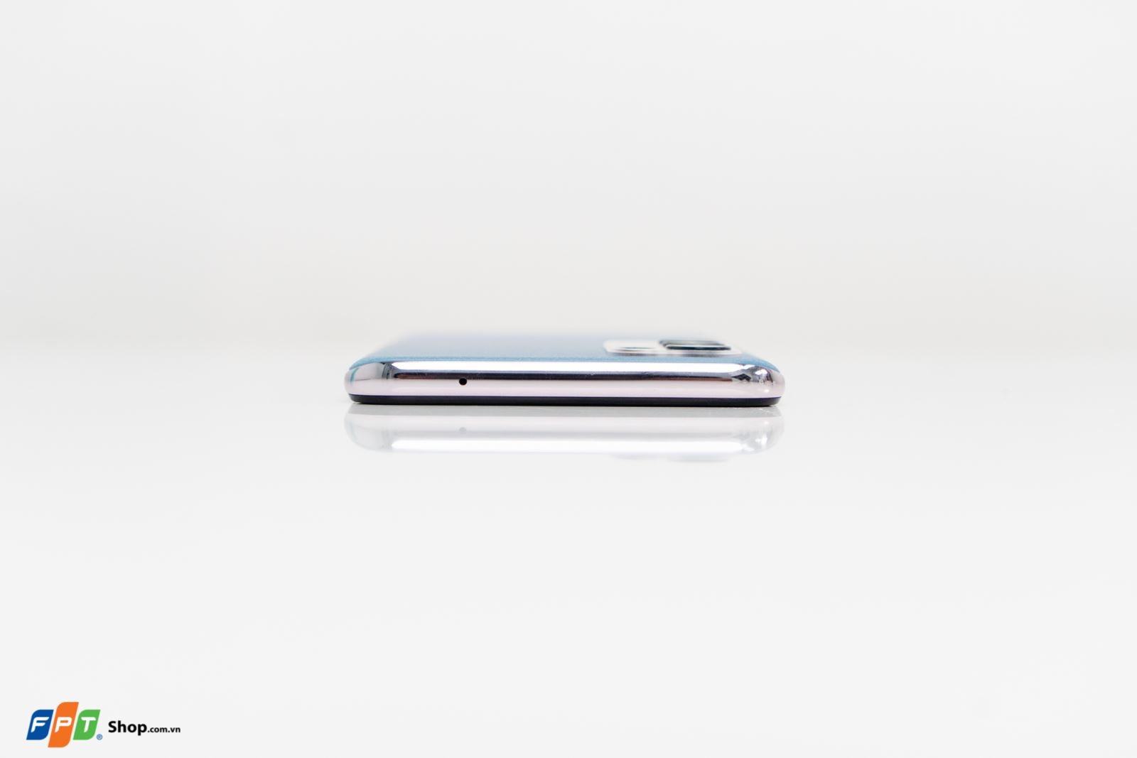 Cạnh trên OPPO Reno5 Cạnh trên OPPO Reno5