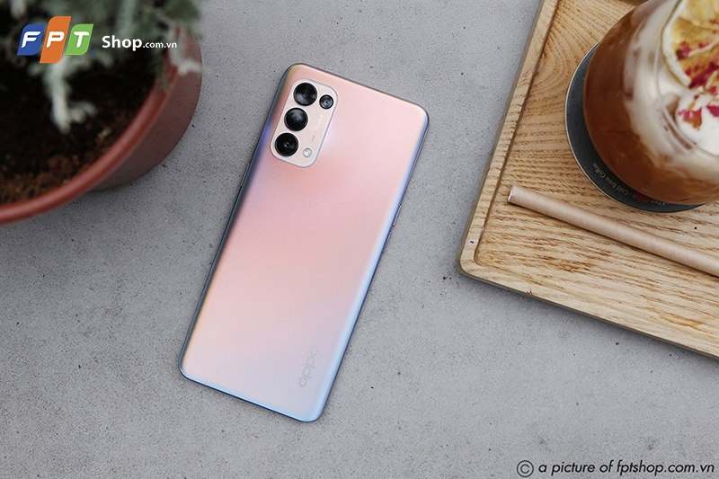 Điện thoại OPPO Reno5 | Phiên bản bạc đa sắc Điện thoại OPPO Reno5 | Phiên bản bạc đa sắc
