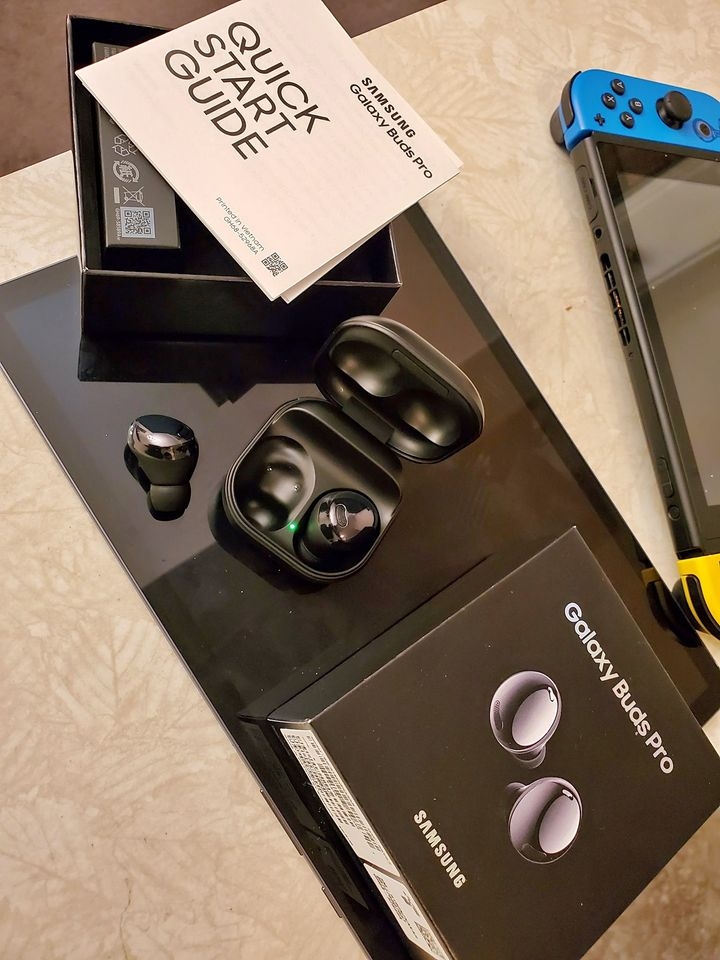 Ảnh thực tế Galaxy Buds Pro (ảnh 1) Ảnh thực tế Galaxy Buds Pro (ảnh 1)