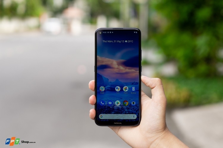 Điện thoại Nokia 5.4 | Màn hình đục lỗ