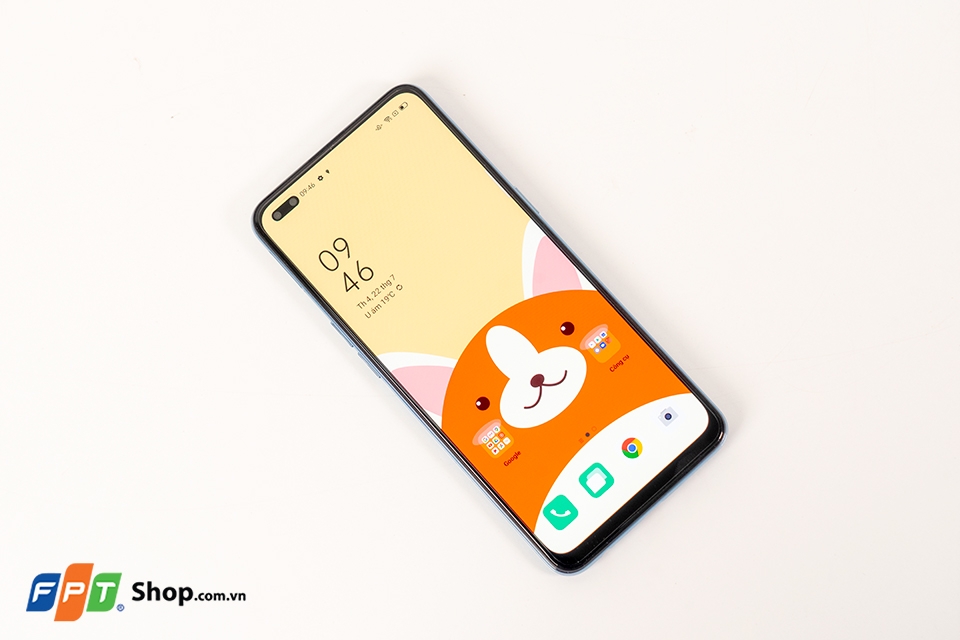 Màn hình đục lỗ kép | OPPO Reno4