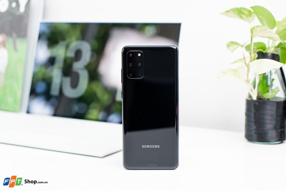 So sánh Pin Xiaomi Mi 11, Samsung Galaxy S20+ và OnePlus 8 Pro