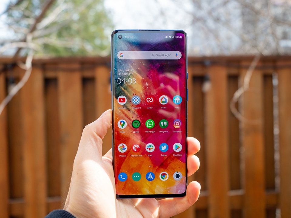 So sánh màn hình Xiaomi Mi 11, Samsung Galaxy S20+ và OnePlus 8 Pro