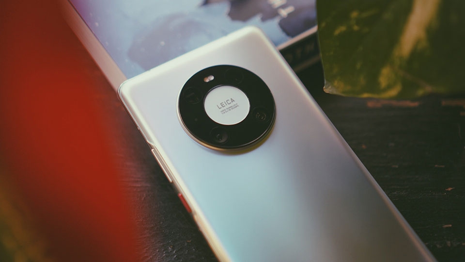 So sánh cấu hình Xiaomi Mi 11 và Huawei Mate 40 Pro