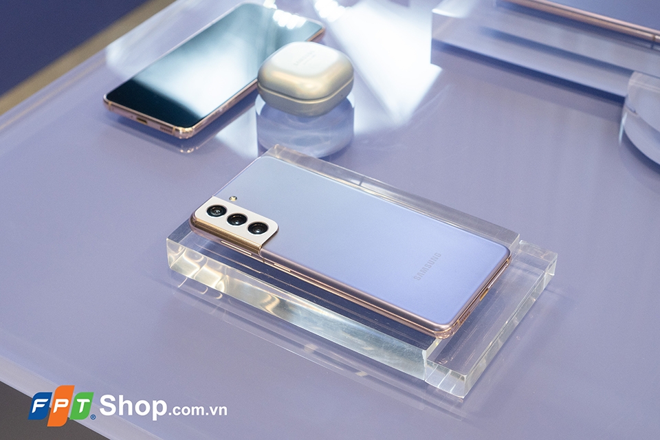 Trên tay và đánh giá Samsung Galaxy S21 Plus Trên tay và đánh giá Samsung Galaxy S21 Plus