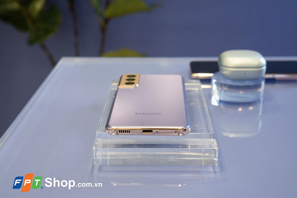 Trên tay và đánh giá Samsung Galaxy S21 Plus 5