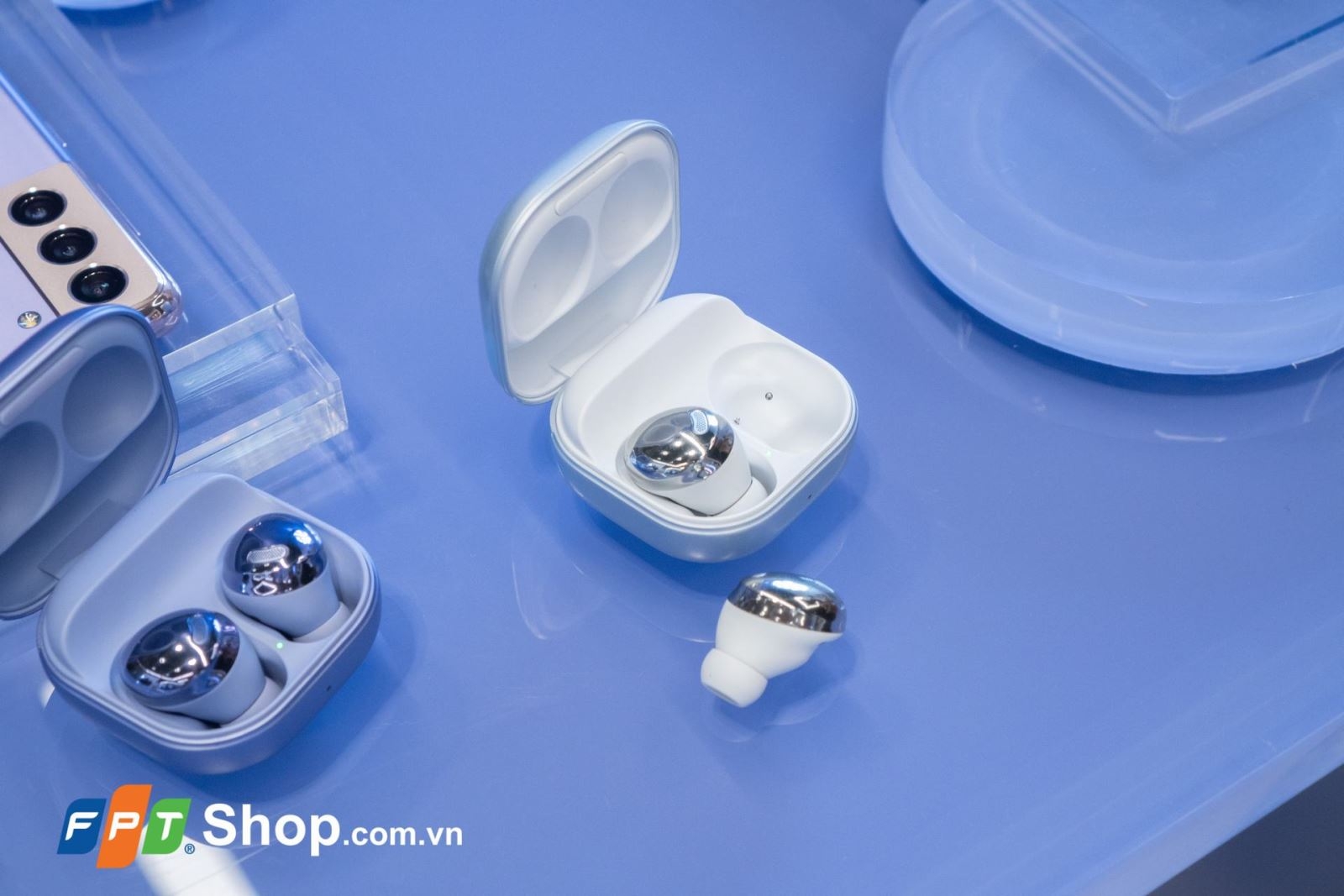 Trên tay tai nghe Samsung Galaxy Buds Pro