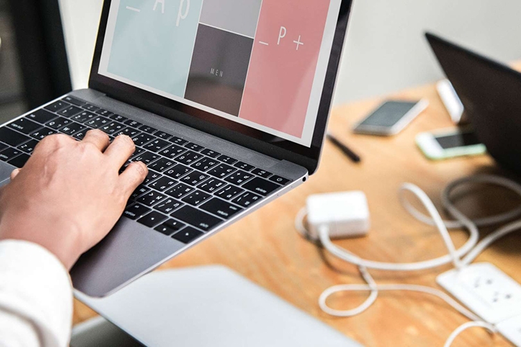 FPT Shop trân trọng giới thiệu Trung tâm hỗ trợ kỹ thuật Online 24/7 3