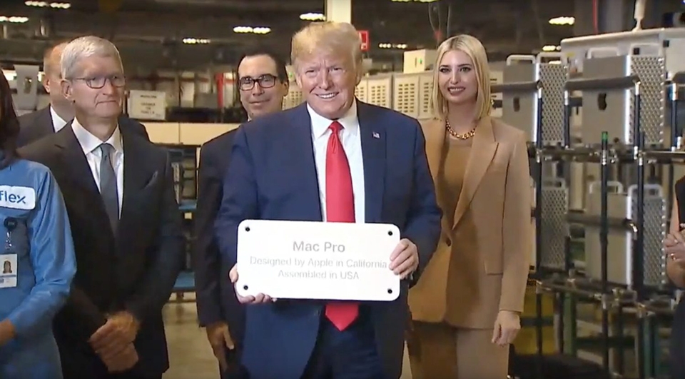 Tim Cook đã tặng cựu Tổng thống Mỹ Donald Trump chiếc Mac Pro 2019 “đầu tiên” Tim Cook đã tặng cựu Tổng thống Mỹ Donald Trump chiếc Mac Pro 2019 “đầu tiên”