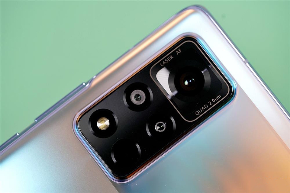 Honor V40 | Duy trì giá trị ISO cao trong khi chụp thiếu sáng