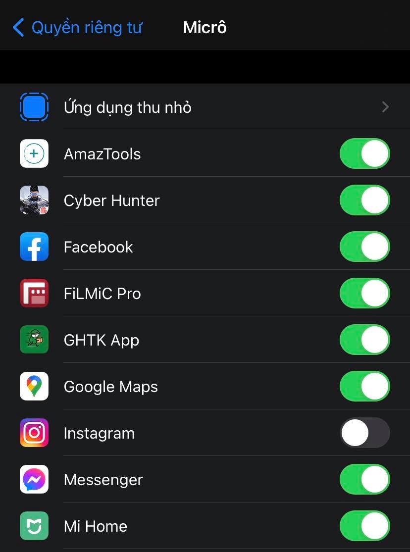 kiem tra ung dung dang truy cap micro tren iphone