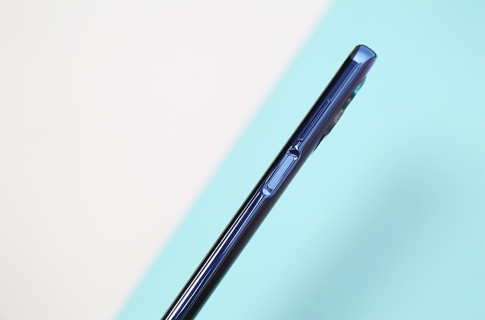 Motorola Edge S | Cảm biến vân tay ở cạnh bên Motorola Edge S | Cảm biến vân tay ở cạnh bên