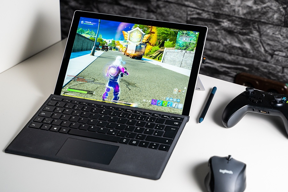Doanh số laptop toàn cầu tăng 26% năm 2020