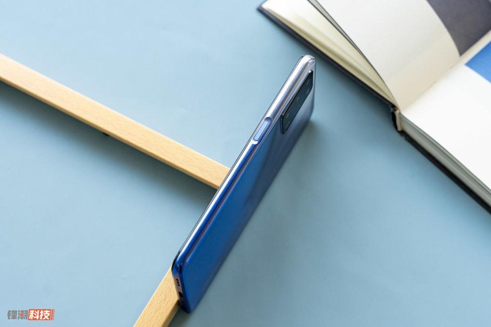 OPPO A55 5G | Cảm biến vân tay tích hợp vào nút nguồn