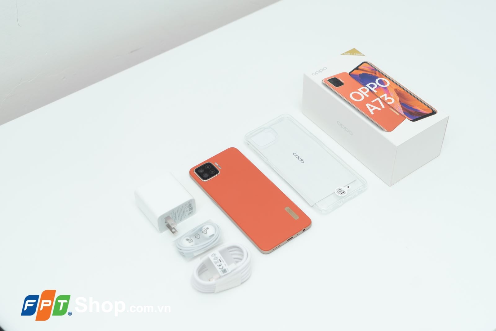 Phụ kiện đi kèm theo OPPO A73