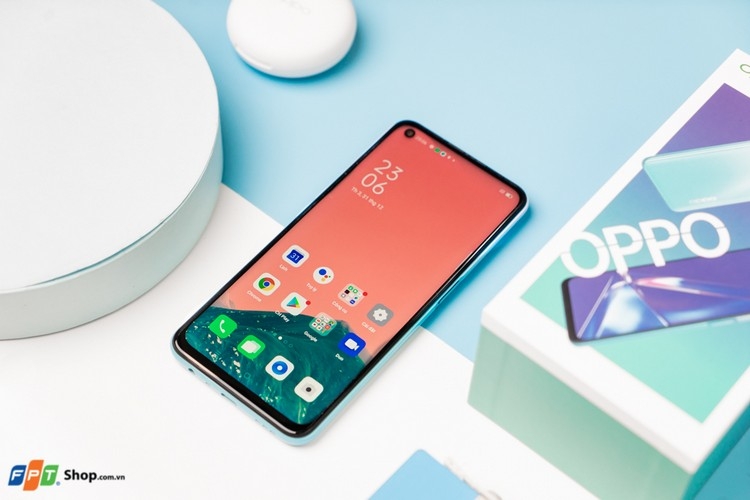 Màn hình đục lỗ 6.5 inch trên OPPO A92