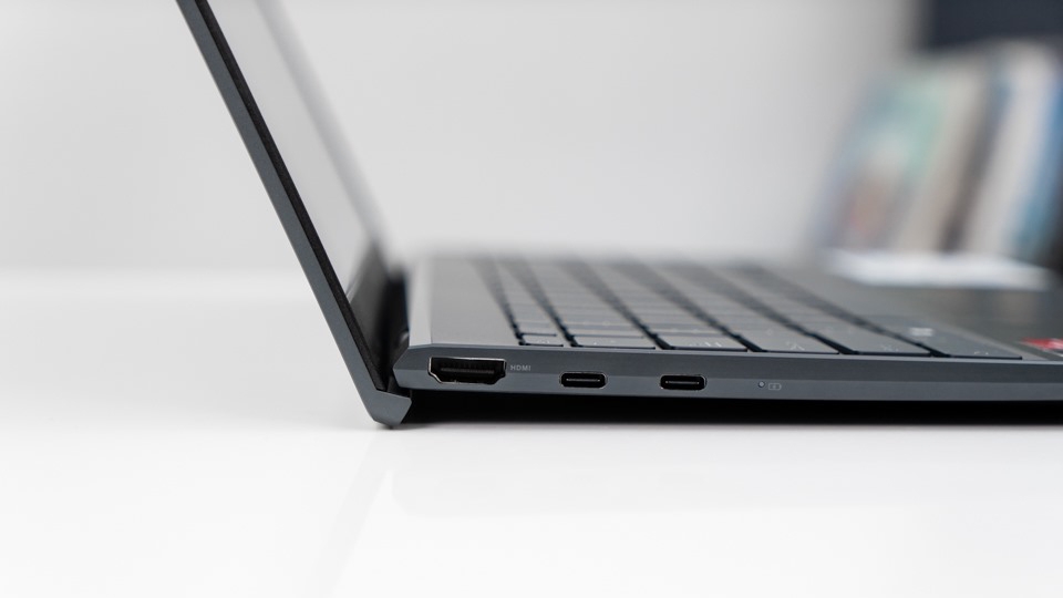 Asus Zenbook UX325EA-EG079T 3