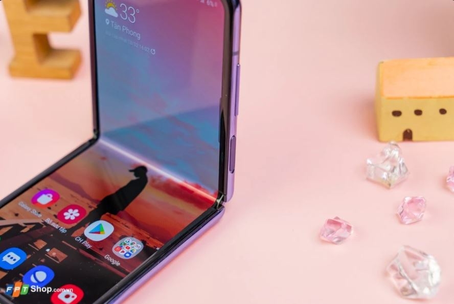 Samsung Galaxy Z Flip giảm sốc 15 triệu đồng 2