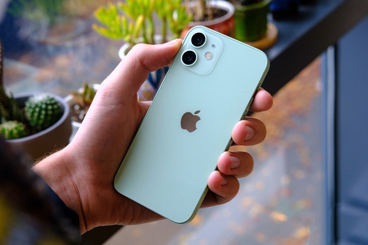 8 mẫu iPhone chính hãng đang giảm giá đồng loạt tại FPT Shop sau Tết 8