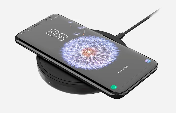 Hãy thử sạc không dây xem pin có vào không để loại bỏ khả năng quả pin bị hỏng