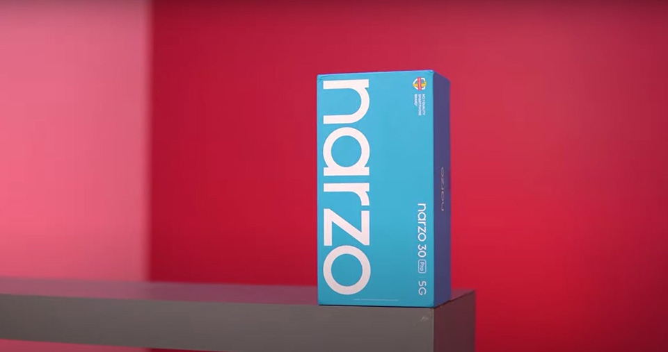 Realme Narzo 30 Pro | Hộp màu xanh chủ đạo