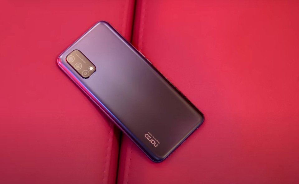 Realme Narzo 30 Pro | Cảm biến vân tay cũng được tích hợp vào nút nguồn