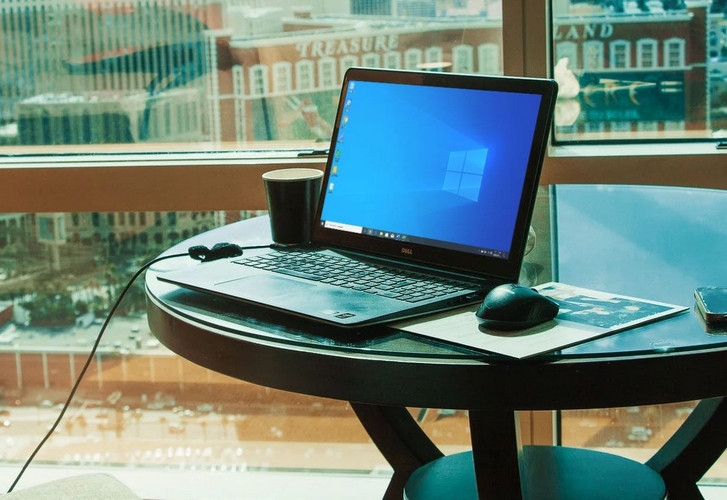 Laptop báo pin ảo