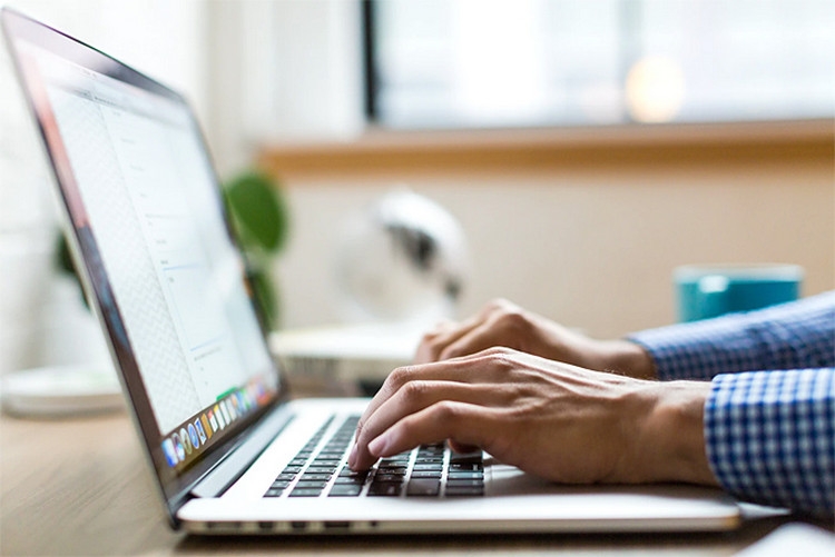 Tuổi thọ trùng bình của laptop bao lâu?