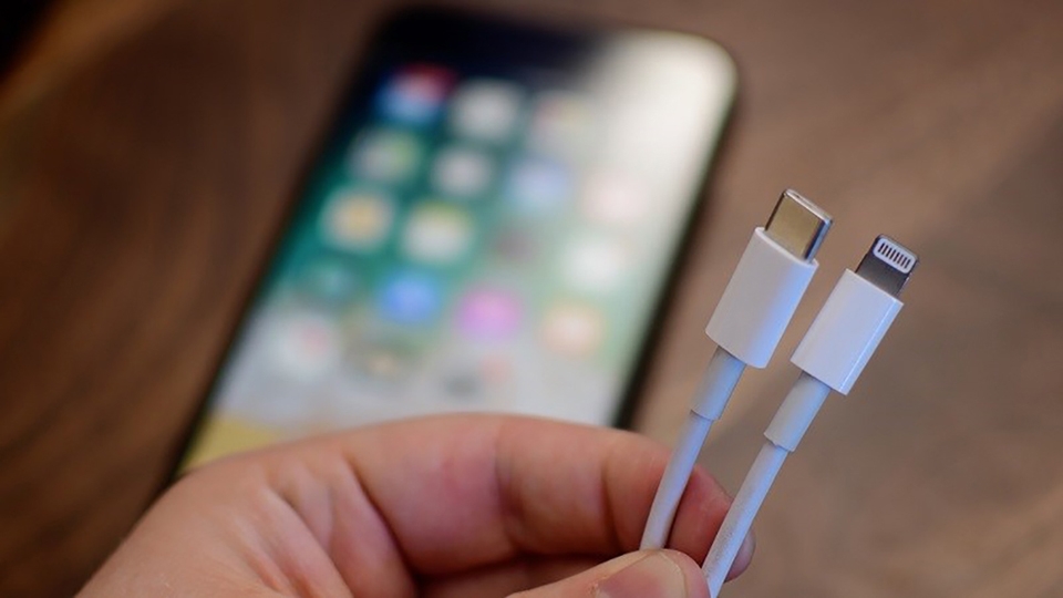 Kuo: Apple sẽ không sử dụng cổng USB-C cho iPhone trong tương lai gần Kuo: Apple sẽ không sử dụng cổng USB-C cho iPhone trong tương lai gần