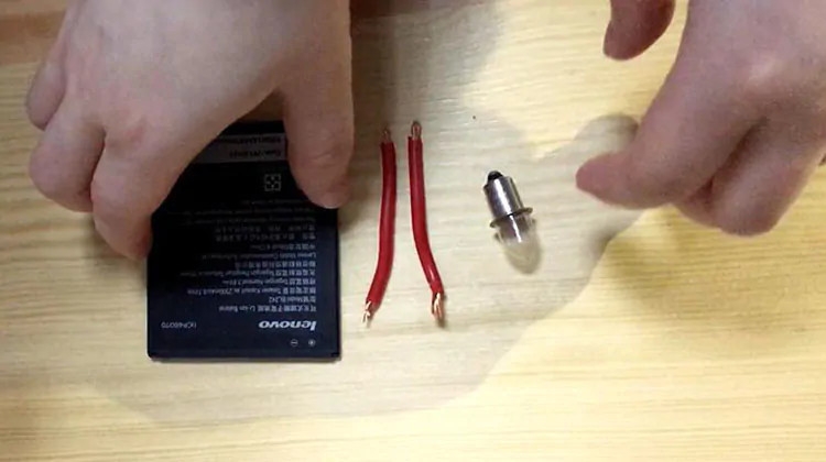 Xả sạch pin rồi sạc lại giúp nâng cao tuổi thọ quả pin, nhưng không nên làm liên tục Xả sạch pin rồi sạc lại giúp nâng cao tuổi thọ quả pin