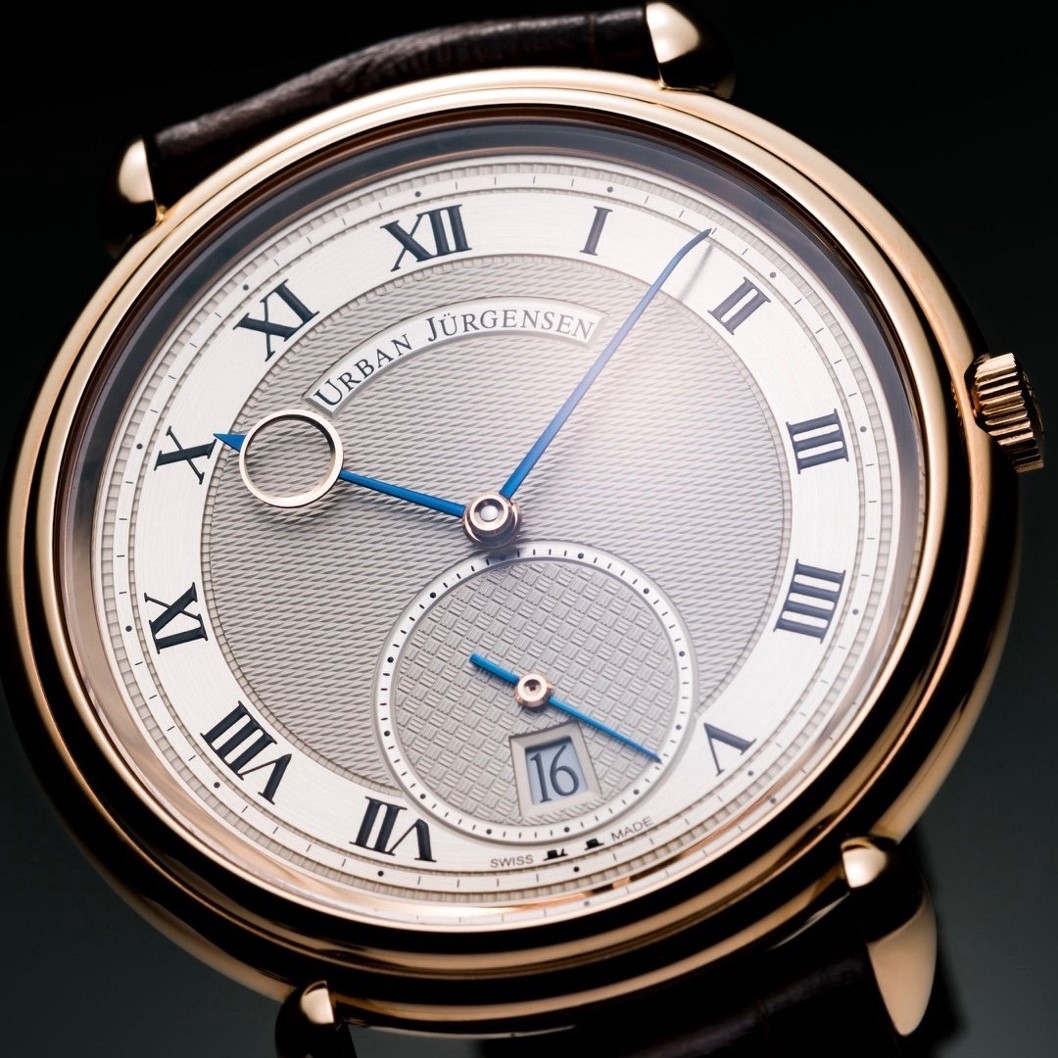 Trên mặt số dial có những thông tin gì?