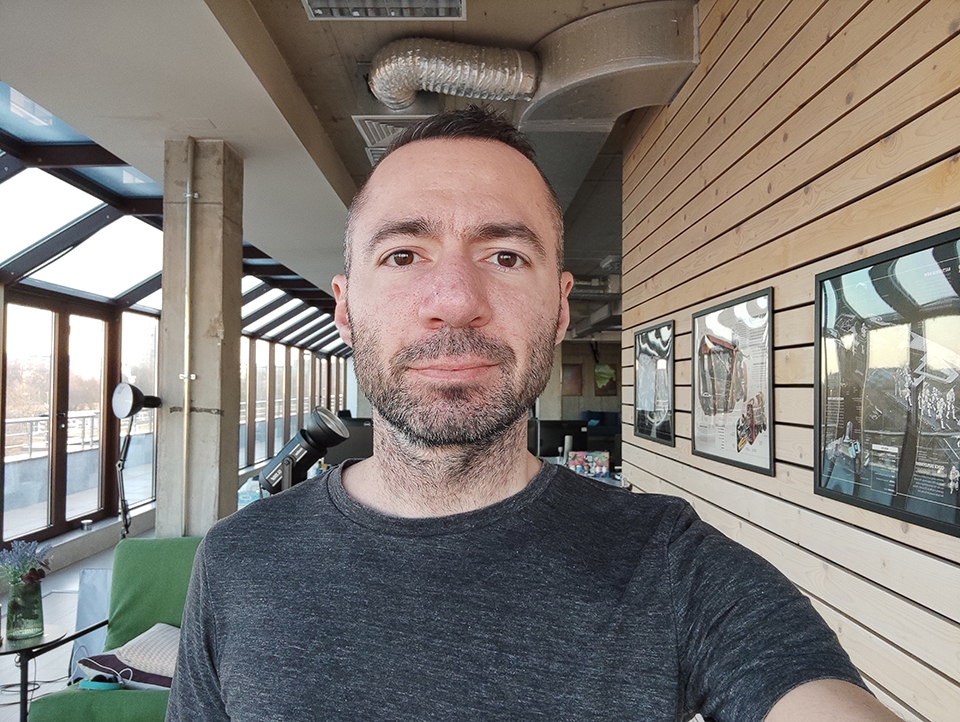 Ảnh chụp selfie thông thường Redmi Note 10 Pro Ảnh chụp selfie thông thường Redmi Note 10 Pro