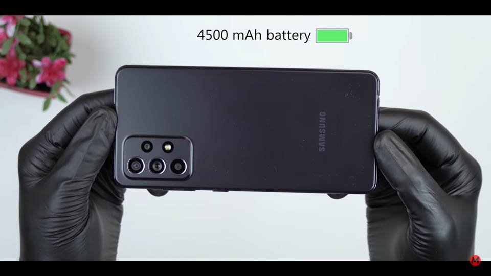 Mở hộp Galaxy A52 5G (ảnh 6) Mở hộp Galaxy A52 5G (ảnh 6)