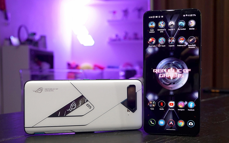 Asus ROG Phone 5 Ultimate | Có màn hình OLED ở mặt sau