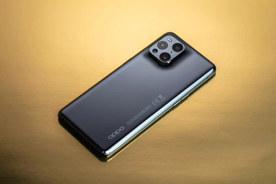 OPPO Find X3 Pro với thiết kế sang trọng OPPO Find X3 Pro với thiết kế sang trọng