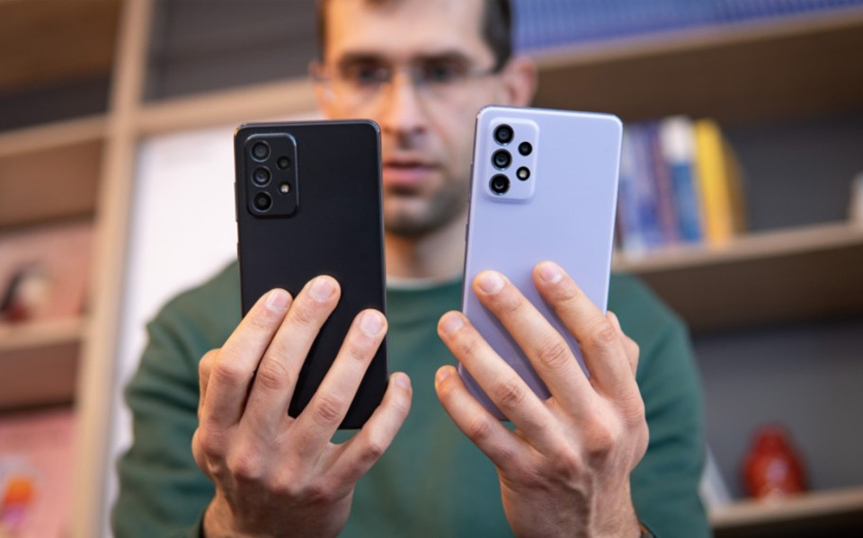 So sánh Galaxy A72 và Galaxy A52 5G So sánh Galaxy A72 và Galaxy A52 5G
