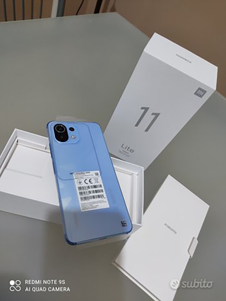 Mở hộp Xiaomi Mi 11 Lite (ảnh 3) Mở hộp Xiaomi Mi 11 Lite (ảnh 3)