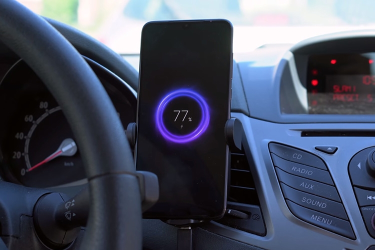 5 lý do bạn nên đặt một chiếc Mi 20W Wireless Car Charger trong khoang xe của mình 4