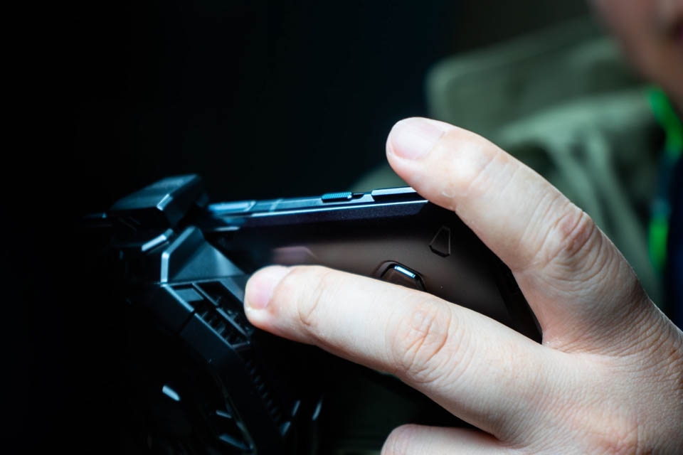 Trên tay Xiaomi Black Shark 4 series (ảnh 15)
