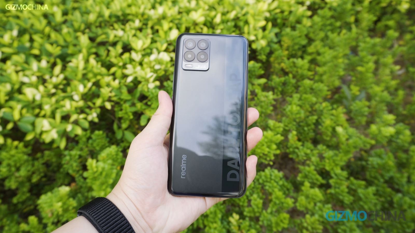 So sánh Realme 8 và 8 Pro