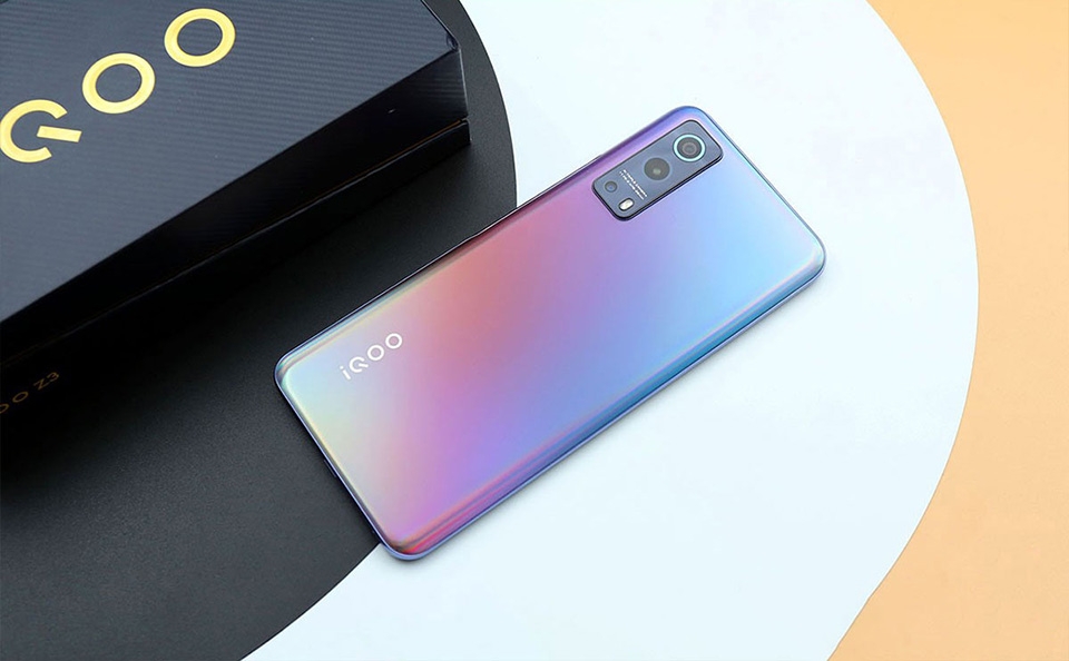 Trên tay vivo iQOO Z3