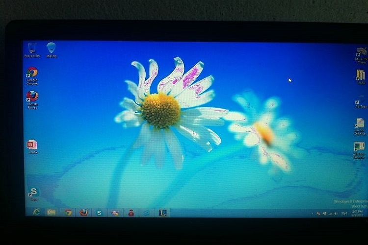 màn hình máy tính bị bóng mờ