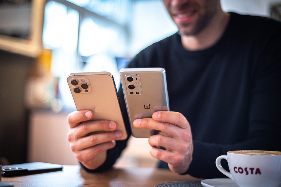 OnePlus 9 Pro vs iPhone 12 Pro Max OnePlus 9 Pro vs iPhone 12 Pro Max