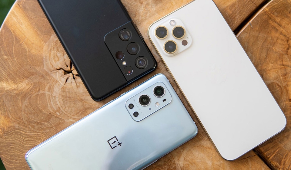 iPhone 12 Pro Max vs OnePlus 9 Pro iPhone 12 Pro Max vs OnePlus 9 Pro
