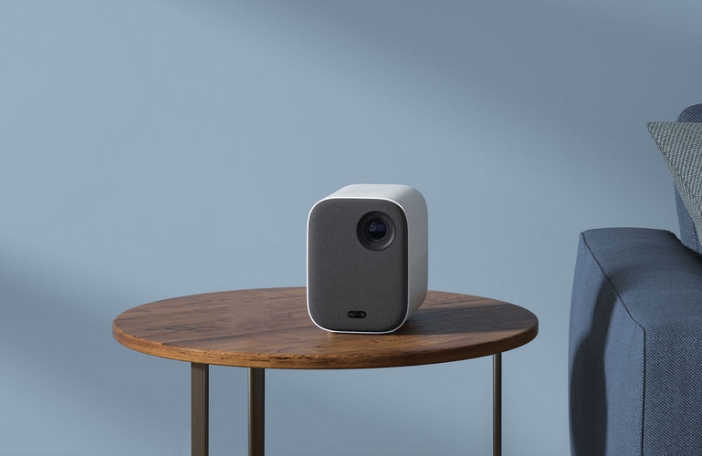 Máy chiếu thông minh mini Mi Smart Compact Projector mang thiết kế đơn giản cho mọi nhu cầu giải trí