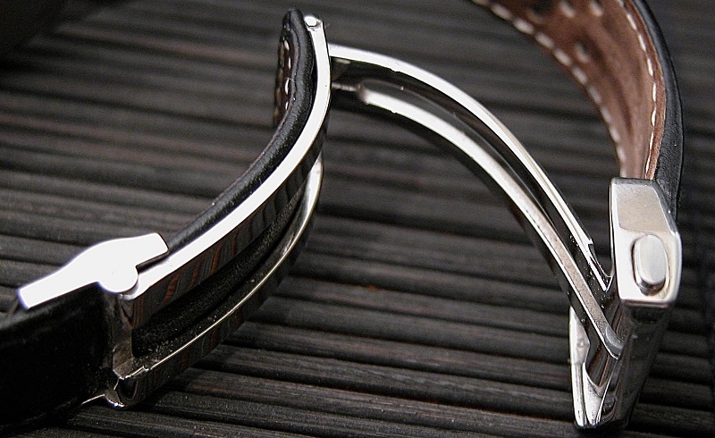 khóa đồng hồ bấm chống hư một gấp