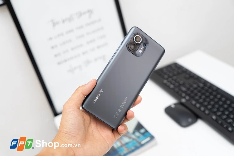 Xiaomi Mi 11 (ảnh 1) Xiaomi Mi 11 (ảnh 1)